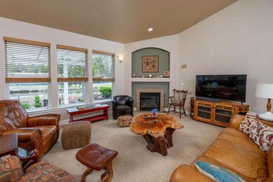 4013 SW Tommy Armour Ln, Redmond, OR 97756 - photo 7