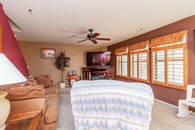 003-photo-living-room-6780224