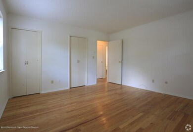 2 Sutton Dr unit P-04, Matawan, NJ 07747 - photo 4