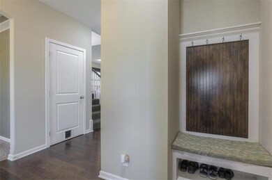 1404 SW Fairfax Rd, Lee's Summit, MO 64082 - photo 4