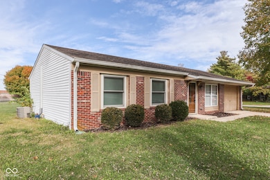 127 Oxbow Rd, Bargersville, IN 46106 - photo 3