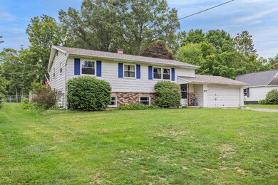817 Riverside-34