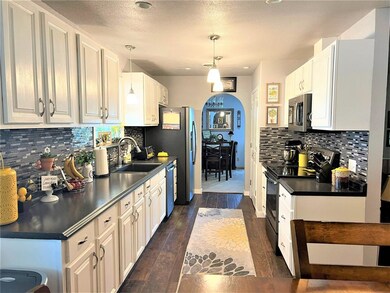 1803 College St, Gainesville, TX 76240 - photo 7