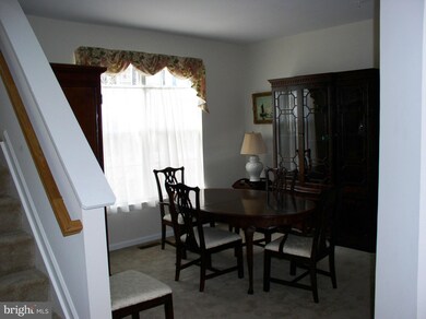 21057 Sojourn Ct, Germantown, MD 20876 - photo 3