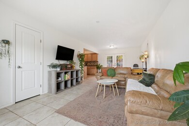 617 Redstone Ave, Edmond, OK 73013 - photo 6