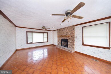 6831 Queens Ferry Rd, Baltimore, MD 21239 - photo 3