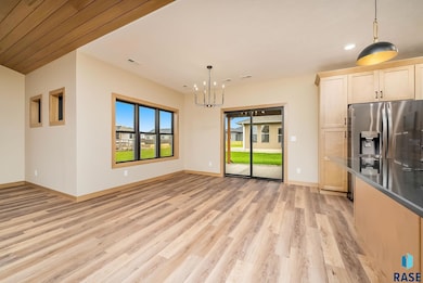 5410 W Colonial Ct, Sioux Falls, SD 57107 - photo 6