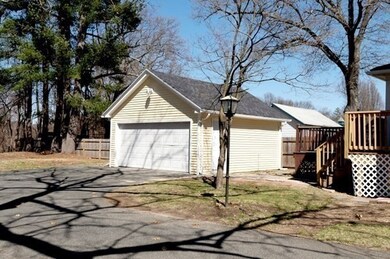 870 Wilbraham Rd, Springfield, MA 01109 - photo 5