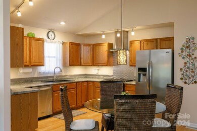 17 Gray Wolf Ln, Hendersonville, NC 28792 - photo 7