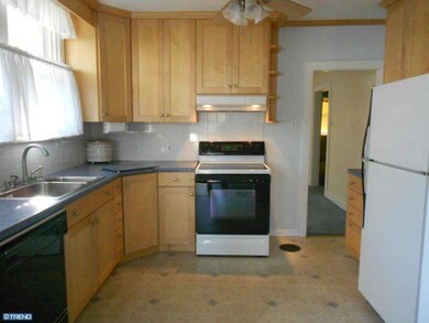 813 Orchard Ave, Southampton, PA 18966 - photo 4