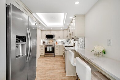 Oceancrest unit 6240, Jupiter, FL 33477 - photo 4