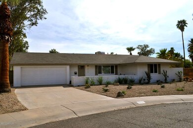 3919 E. Laurel