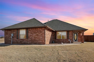 4 Willow Creek Dr, Tuttle, OK 73089 - photo 2