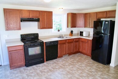 323 Whitetail Cir, Southbridge, MA 01550 - photo 5