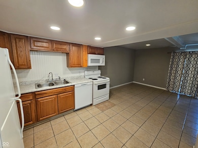 6312 Commons Dr, Indianapolis, IN 46254 - photo 7