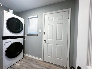 601 S Cherry St, Tomball, TX 77375 - photo 7