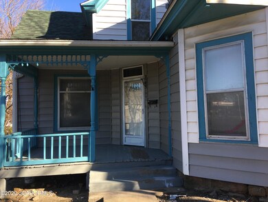 906 Bluff Street
