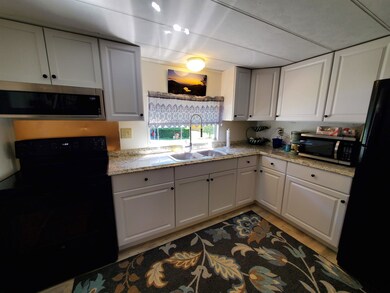 22 Rudsboro Rd unit 39, Lebanon, NH 03766 - photo 5