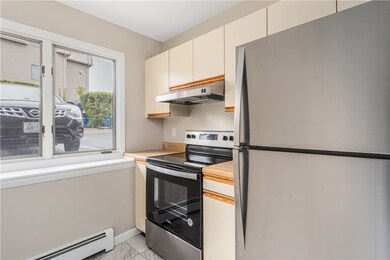 3 Village Ct, West Warwick, RI 02893 - photo 4