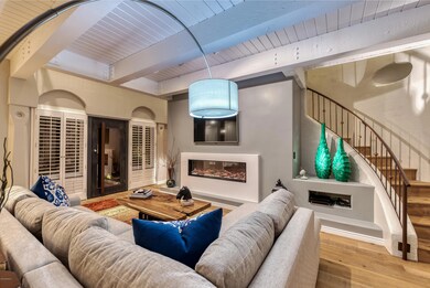 005_Living Room ~ Staircase
