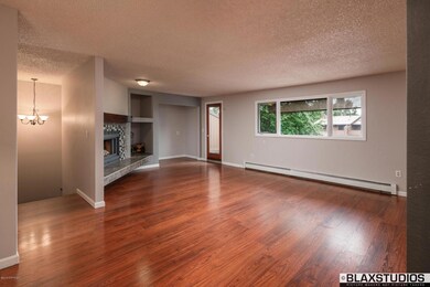 7819 Raymar Cir, Anchorage, AK 99518 - photo 5