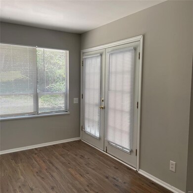 10708 Hallwood Dr, Saint Louis, MO 63136 - photo 4