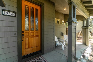 19540FisherLakeLn_Front-Porch1