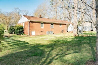 4954 Ridgeview Rd, High Point, NC 27263 - photo 2