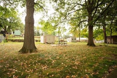 2405 E 28th St, Des Moines, IA 50317 - photo 4