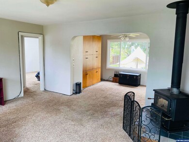 845 E Ellendale Ave, Dallas, OR 97338 - photo 2