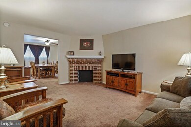 218 N Wycombe Ave, Lansdowne, PA 19050 - photo 4