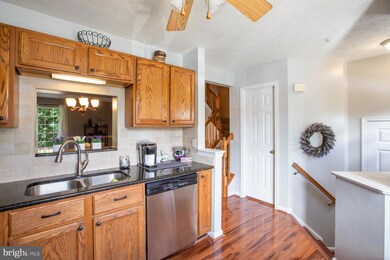 752 Pine Drift Dr, Odenton, MD 21113 - photo 5