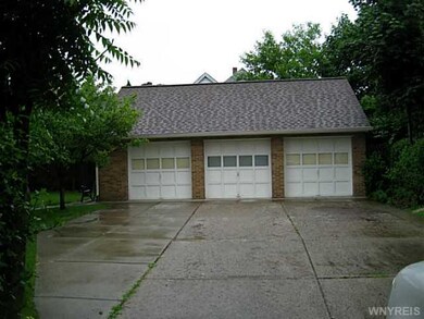 Parking Lot/Garage