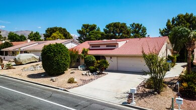 Clubhouse Blvd (1 of 32)