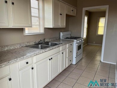 300 W Clinton St, Hobbs, NM 88240 - photo 2