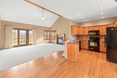 1869 Overlook Dr, Salina, KS 67401 - photo 4