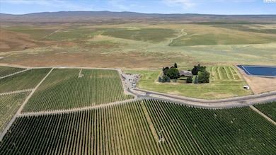 170732 Olsen Rd, Grandview, WA 98930 - photo 4