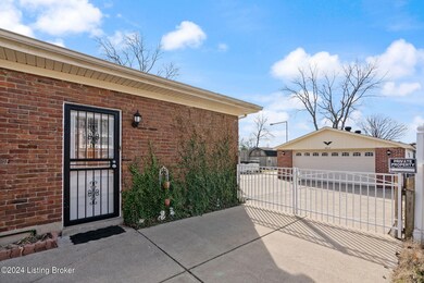 6912 Sky Blue Ave-06