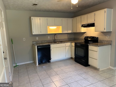 1292 Crystal Lake Rd, Atlanta, GA 30349 - photo 3