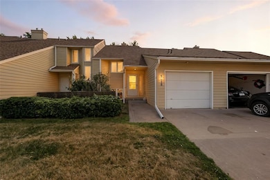 5618 Linden Cir unit 10, Johnston, IA 50131 - photo 4