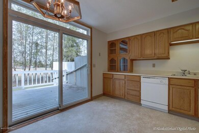 Eat-in kitchen with deck access