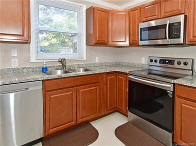 609 Holland Dr, Statesville, NC 28677 - photo 6