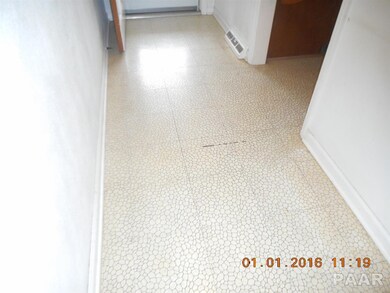 6831 N Michele Ln, Peoria, IL 61614 - photo 4