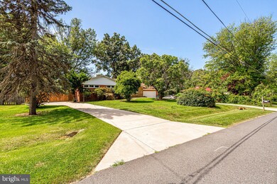 605 Marshall Manor Dr, Silver Spring, MD 20905 - photo 4