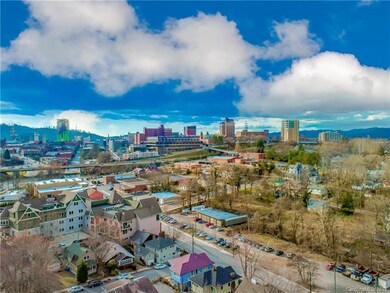 Downtown Asheville LITERALLY at your Doorstep!