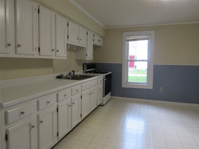 241 Oak St, Tipton, IN 46072 - photo 2