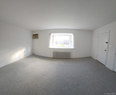 264-37 Langston Ave unit A, Glen Oaks, NY 11005 - photo 5