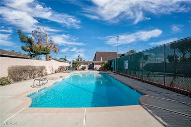 1301 E Saint Louis Ave unit C, Las Vegas, NV 89104 - photo 2