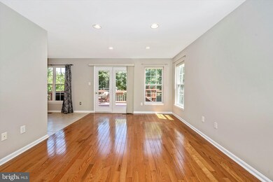 12207 Emerald Way, Germantown, MD 20876 - photo 5