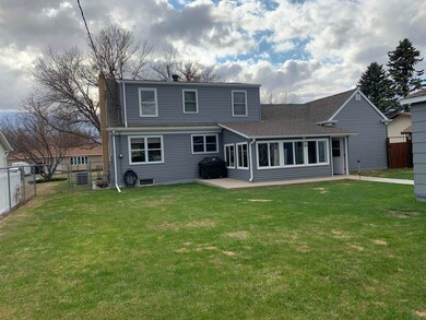 1405 Backyard<|><|>
